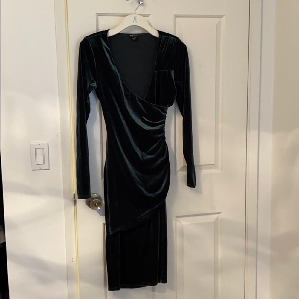 Dress - Picture 3 of 4